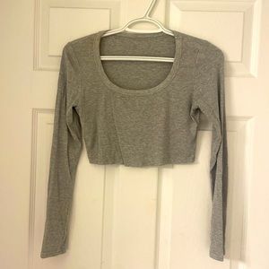 Crop scoop neck T